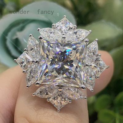แหวนเกล็ดหิมะเซอร์คอนใสสำหรับผู้หญิงแหวนดอกไม้งานแต่งงานคริสตัลมันเงาสีเงินคุณภาพสูงหรูหรา