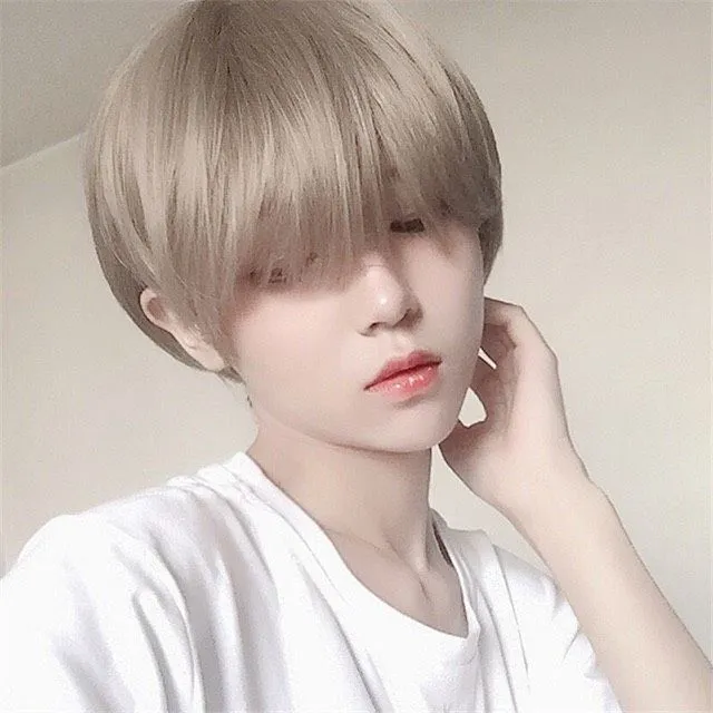 Tóc ngắn tomboy là một kiểu tóc được nhiều bạn trẻ yêu thích vì sự năng động và đơn giản của nó. Hãy xem hình ảnh liên quan để khám phá vẻ đẹp của tóc ngắn tomboy và học cách tạo kiểu tóc để trông thật nổi bật.