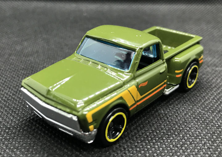 hotwheels-69-chevy-pickup-สีเขียว