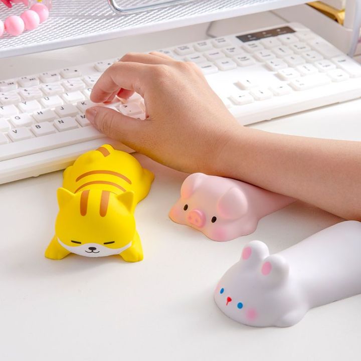 พร้อมสต็อก-decompression-mouse-pad-wrist-pad-girl-wrist-pad-cute-student-cartoon-office-desktop-wrist-rest-hand-pillow