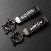 Car Carbon Fiber Leather Keychain Horseshoe Buckle Jewelry for Qashqai J10 J11 Leather Keychain Car Accessories