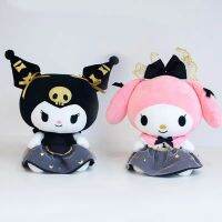 25Cm Sanrio Kuromi ตุ๊กตาน่ารักสีดำและชุด Hello Kitty หมอนตุ๊กตายัดฟองน้ำผิวนุ่มนุ่มยัดนุ่นอะนิเมะของขวัญการ์ตูน