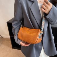 Large-Capacity Shoulder Bag Female French Fashion Messenger Outing Hong Kong Style High-End Sense Underarm Casual Side 【AUG】