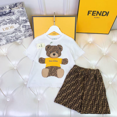 Fendi∮ Unisex เด็กฤดูร้อนชุดชายหญิงชุดกีฬาผ้าฝ้ายเสื้อยืดและกางเกงขาสั้นสองชิ้น