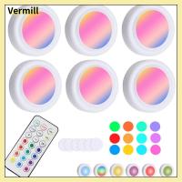 VERMILL พร้อมรีโมทคอนโทรล ไฟ LED ใต้ตู้ ไร้สายแบบไร้สาย RGB เปลี่ยนสีได้ ไฟกลางคืนไฟ ความคิดสร้างสรรค์ในการ เซนเซอร์สัมผัส โคมไฟตู้เก็บของ สำหรับห้องครัวห้องนอนตู้เสื้อผ้า