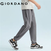 GIORDANO ผู้ชาย กางเกงขายาวเอวยางยืดแต่งแถบด้านข้างพิมพ์ลายตัวอักษร Free Shipping 01123453