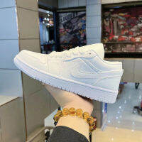 HOT Original 오징어 게임 Unisex A J 1 Low All White Fashion Basketball Shoes รองเท้าผ้าใบยางสำหรับผู้ชายและผู้หญิง