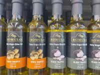 ROMULO น้ำมันเห็ดทรัฟเฟิล ROMULO EXTRA VIRGIN OLIVE OIL WITH BLACK / WHITE TRUFFLE 250 ML โรมูโล่ น้ำมันมะกอกธรรมชาติผสมเห็ดทรัฟเฟิลดำ/ เห็ดทรัฟเฟิลขาว 250 มิลลิลิตร