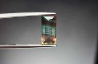 หินเรนโบว์ ฟลูออไรต์ (Rainbow Fluorite Slice With Natural Edge) " หินแห่งความฉลาด " น้ำหนัก 3.96 ct. ขนาด 6.5*4.6*14 mm. พลอยแท้ 100% เนื้อดี ราคาถูก