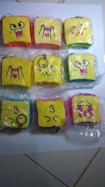 Squishy Roti Squishy roti / gantungan kunci squishy / squisi / suquisi roti tawar ...