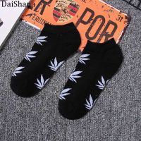 Men Socks Low Cut Breathable Maple Leaf Socks Short Tube Socks Non-slip