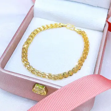 Trang sức nữ mạ vàng 18k:
Trang sức nữ mạ vàng 18k luôn là lựa chọn hoàn hảo cho những cô nàng yêu thích phong cách sang trọng, tinh tế và đầy quyến rũ. Chúng tôi cam kết mang đến cho bạn những sản phẩm trang sức mạ vàng 18k chất lượng cao, đảm bảo bền màu và độ sáng lâu dài, giúp bạn trở thành người phụ nữ nổi bật và cuốn hút hơn.