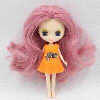 ตุ๊กตา Blyth สีหลากหลายประเภทของผมตุ๊กตา BJD น้ำแข็ง DBS ขนาดเล็กแบบสุ่ม