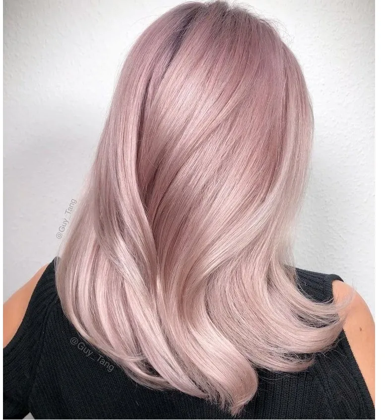 Nhuộm tóc màu khói hồng thạch anh là một lựa chọn thú vị cho những cô nàng muốn thử thách bản thân với một kiểu tóc độc đáo và cá tính. Màu sắc đậm chất khói và hồng đá thạch anh tạo nên một sự kết hợp tuyệt vời, mang lại vẻ đẹp sâu lắng cho kiểu tóc của bạn. Hãy xem ngay hình ảnh liên quan đến từ khóa này để cảm nhận sự hấp dẫn của nhuộm tóc màu khói hồng thạch anh.