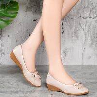 women shoes female 2020 slope heel work single loafers slip-ons豆豆鞋女坡跟工作鞋