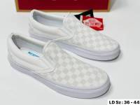 ??รองเท้าผ้าใบ Vans Slip on  ของใหม่100% พร้อมกล่อง ป้ายครบไซส์ สินค้าถ่ายจากงานจริง  ใส่ได้ทั้งชายและหญิง ใส่สบาย พร้อมจัดส่ง