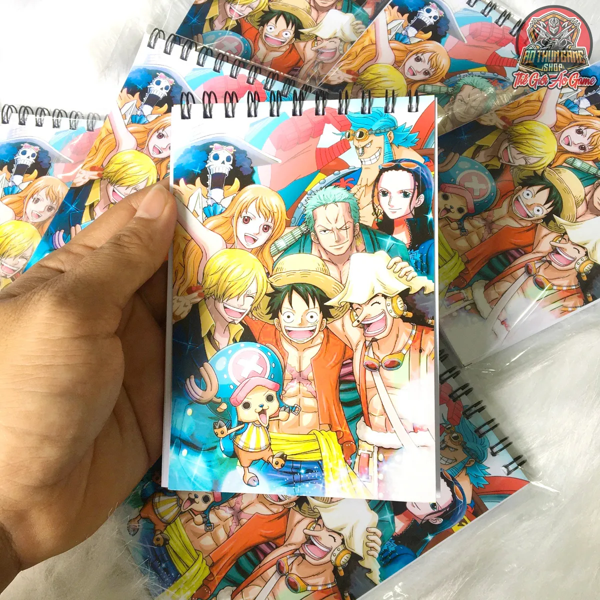 Sổ tay One Piece là một trong những phụ kiện không thể thiếu đối với fan của bộ truyện nổi tiếng này. Sổ tay One Piece không chỉ giúp bạn ghi chép lại các chi tiết trong truyện mà còn là một vật phẩm sưu tập độc đáo. Với các hình ảnh và thông tin cập nhật mới nhất về One Piece, sổ tay One Piece sẽ giúp bạn thỏa niềm đam mê với bộ truyện này.