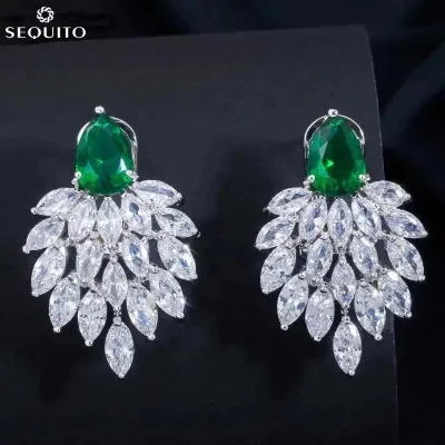 SEQUITO All-Match เสื้อผ้าผู้หญิงอุปกรณ์เสริม Silvery Pave Setting Marquise Cut เพทายหินสีเขียวทรงองุ่นแกนฝ่ายใหญ่ต่างหู SE705