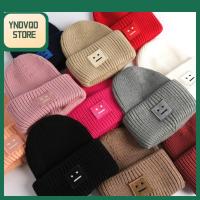 YNDVQO STORE อบอุ่น ผู้หญิง Cuffed Beanies หมวกสกี หมวกคู่รัก หมวกบีนนี่ หมวกฤดูหนาว ใบหน้ายิ้มแย้ม