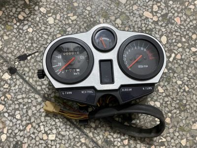 GSR125เครื่องมือไฟฟ้ารถจักรยานยนต์ Speedo Speedometer