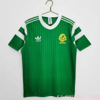 เสื้อเชิ้ตสีเขียวเสื้อเจอร์ซีย์เตะฟุตบอลวินเทจ Cameroon สำหรับบ้าน1990