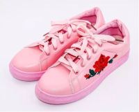 รองเท้าผ้าใบผู้หญิงสีชมพูปักลายดอกกุหลาบแดง SIZE 37