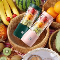 Electric Juicer Machine Mini Fruit Juicer Rechargeable Home Travel Personal Size-Green