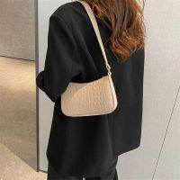 ◎✇  Fashion Felt Shoulder for Womens Subaxillary Design Advanced Texture Armpit Handbags Purses Crescent Saddle