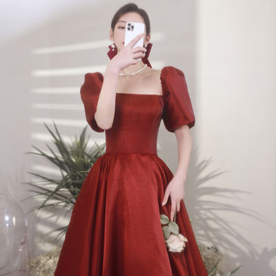 ชุดเจ้าสาว2023แขนใหม่สีแดงไวน์ชุดหมั้นสามารถสวมใส่เข้ารูปชุดได้ตามปกติ