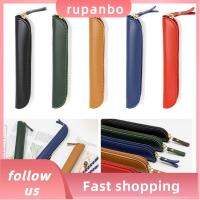 RUPANBO039392692 หนังพียู กระเป๋าใส่ปากกา กันน้ำกันน้ำได้ สีทึบทึบ ถุงป้องกันปากกา ทนทานต่อการใช้งาน ซิปโค้ง ถุงเก็บเครื่องเขียน นักเรียนก็อก