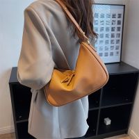 High-End Texture Vintage Bag Female Influencer Popular Hot-Selling Messenger Classy Commuter Ladies One-S 【AUG】