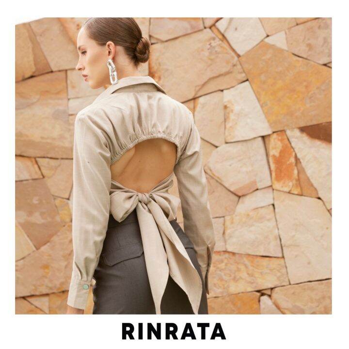 rinrata-braya-top-เสื้อเชิ้ต-เชิ้ตครอป-คอปก-แขนยาว-กระดุมหน้า-ด้านหลัง-รูด-ยางยืด-ผูกโบว์หลัง-เสื้อใส่เที่ยว-เสื้อไปทะเล