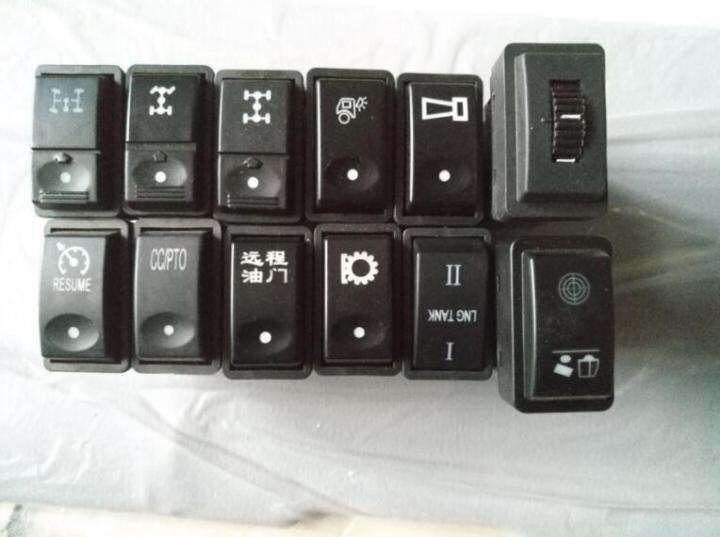 Power takeoff adapted to rear lighting horn switch of etx workbench of