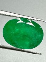 6cts 13.5x10x7mm มรกตธรรมชาติรูปไข่เจียระไนพลอยหลวม 6cts 13.5x10x7mm Natural Emerald Oval Cut Loose Gemstone