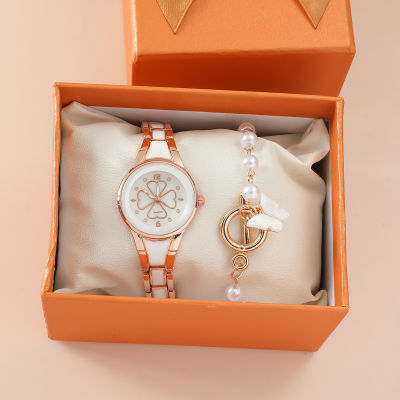 ชุดนาฬิกาผู้หญิงย้อนยุคเรียบง่ายนาฬิกาข้อมือผู้หญิงลายหญ้าสี่ใบ + ชุดสร้อยคอรูปผีเสื้อของขวัญสำหรับแฟนสาว