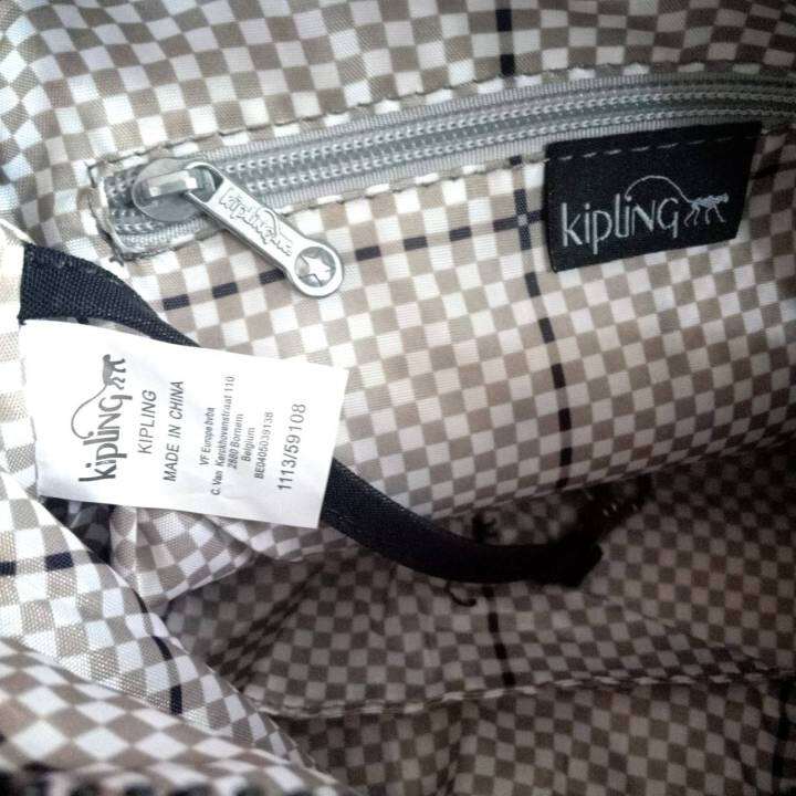 kipling-reth-crossbody-bag-กระเป๋าสะพายทรงครอสบอดี้และสะพายข้างได้-ของแท้100