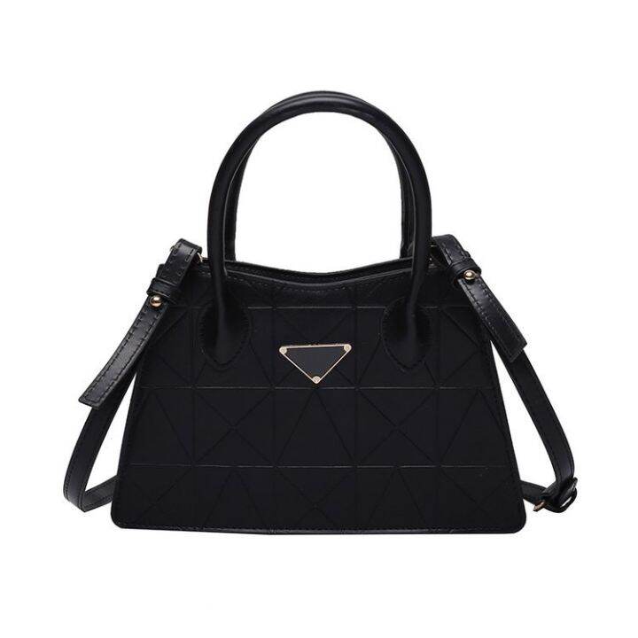 new-summer-triangle-the-hobo-handbag-2022-contracted-collar-for-a-horse-fashionable-western-style-tide-one-shoulder-inclined-shoulder-bag