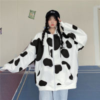 Aililai1688 มาแล้วจ้า เสื้อกันหนาวฮู้ดสีขาวลายน้องวัวที่มีดีไซน์ใส่สบายและน่ารักมากๆ ทำจากผ้าฝ้ายที่อบอุ่น เตรียมพร้อมสำหรับฤดูหนาว ?