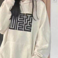 ผู้หญิงฤดูใบไม้ร่วงแขนยาว Hoodie เสื้อสเวตเตอร์มีฮู้ดแฟชั่นลำลองพร้อมกระเป๋าสำหรับออกเดทช้อปปิ้ง