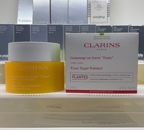 clarins-body-tonic-sugar-polisher-250-g-เกลือสครับขัดผิวกาย-ช่วยขจัดเซลล์ผิวที่แห้งหยาบกร้านให้กลับเรียบเนียน