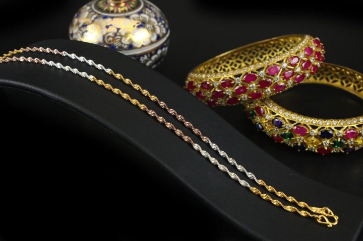 apata-jewelry-สร้อยคอ3-กษัตริย์-2สลึง-ยาว18นิ้ว-สร้อยคอชุบทองแท้-สร้อยคอ3กษัตริย์-ไม่ลอกไม่ดำไม่คัน-สวยเหมือนแท้-ด้วยบล็อคทองแท้และช่างทอง
