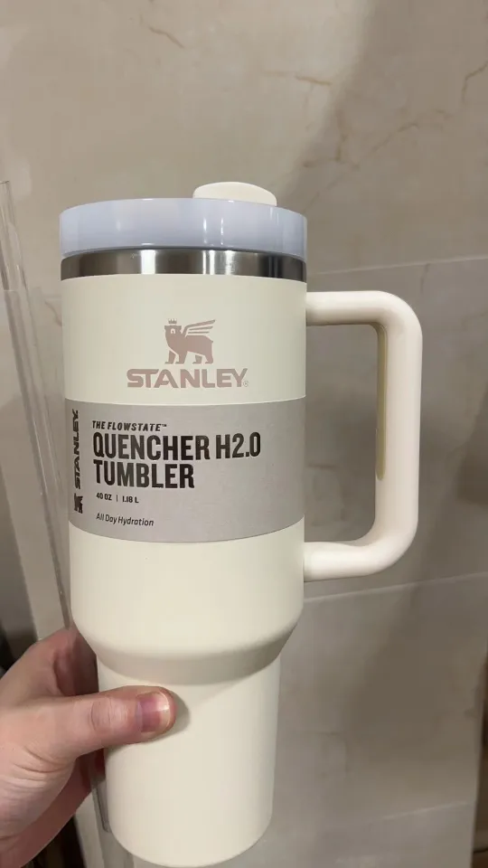 NWT Stanley SOFT MATTE The Quencher H2.0 Flowstate Tumbler Dune 40 oz