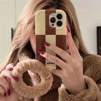 กาแฟสีน้ำตาลตรวจสอบกรณีโทรศัพท์สำหรับ iPhone14Promax Plush Brown พกแหวนโทรศัพท์วงแหวนสำหรับ iPhone13Promax เคส IMD ขนาดใหญ่แบบรวมสำหรับ iPhone12pro โทรศัพท์มือถือแฟชั่นเกาหลี Hardshell สำหรับ iPhone14 เคสโทรศัพท์วงแหวนกลมสีน้ำตาลสำหรับ iPhone11