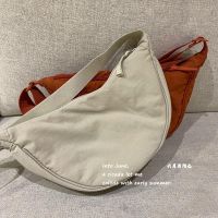 Uniqlo Adult Ladies Dumpling Bag Messenger Small Bag