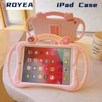 Royea Cover สำหรับ iPad 7th/8th/ 9th Gen 10.2, iPad Air4/Air5, iPad Mini 1 2 3 4 5 6, iPad Pro 10.5/11 Cartoon Brown Pig Kids เคสซิลิโคนอ่อนนุ่มกันกระแทกพร้อม Kickstand Handle