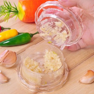 Household Garlic Crusher Mini Manual Garlic Grinder Kitchen Labor Saving Garlic Mincing Tool Ginger Peeling Manual Twist Garlic