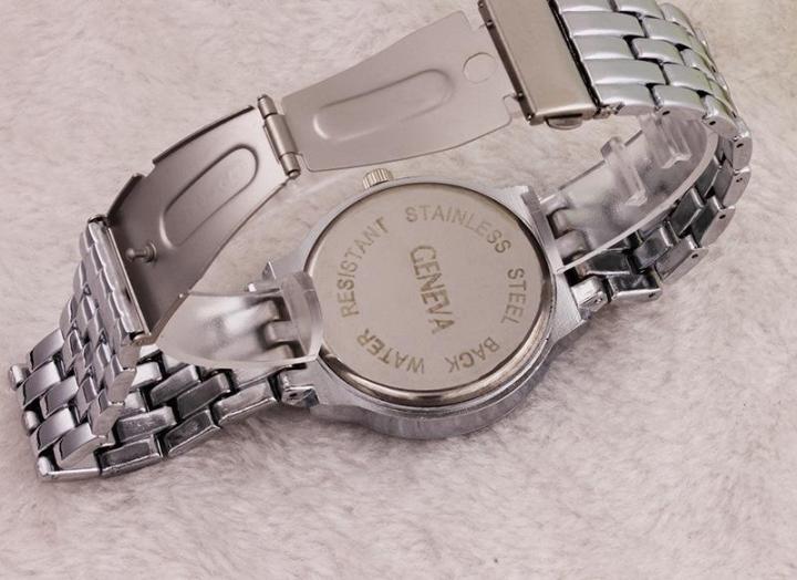 แฟชั่นเพชรนาฬิกาผู้หญิงฮอตนาฬิกาควอตซ์นาฬิกาผู้หญิงแฟชั่นจุดนาฬิกาสายเหล็ก