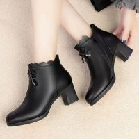 Womens Shoes No. 1 kasut perempuan Large size womens shoes, middle-aged and elderly mothers shoes, mid-heel soft-soled short boots, wild thick-heeled warm boots