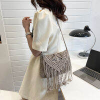 Casual Tassel Straw Shoulder Bag Female Handmade Crossbody Bag Bohemian Kintted Lady Handbag Beach Bag Flap Bag sac