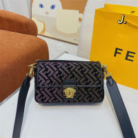 FENDI กระเป๋าผู้หญิงวินเทจ,มาใหม่ล่าสุดหรูตกแต่งสะพายข้างแบบไหล่เดียวกระเป๋าพาดตัวขนาด26*6*15ซม.